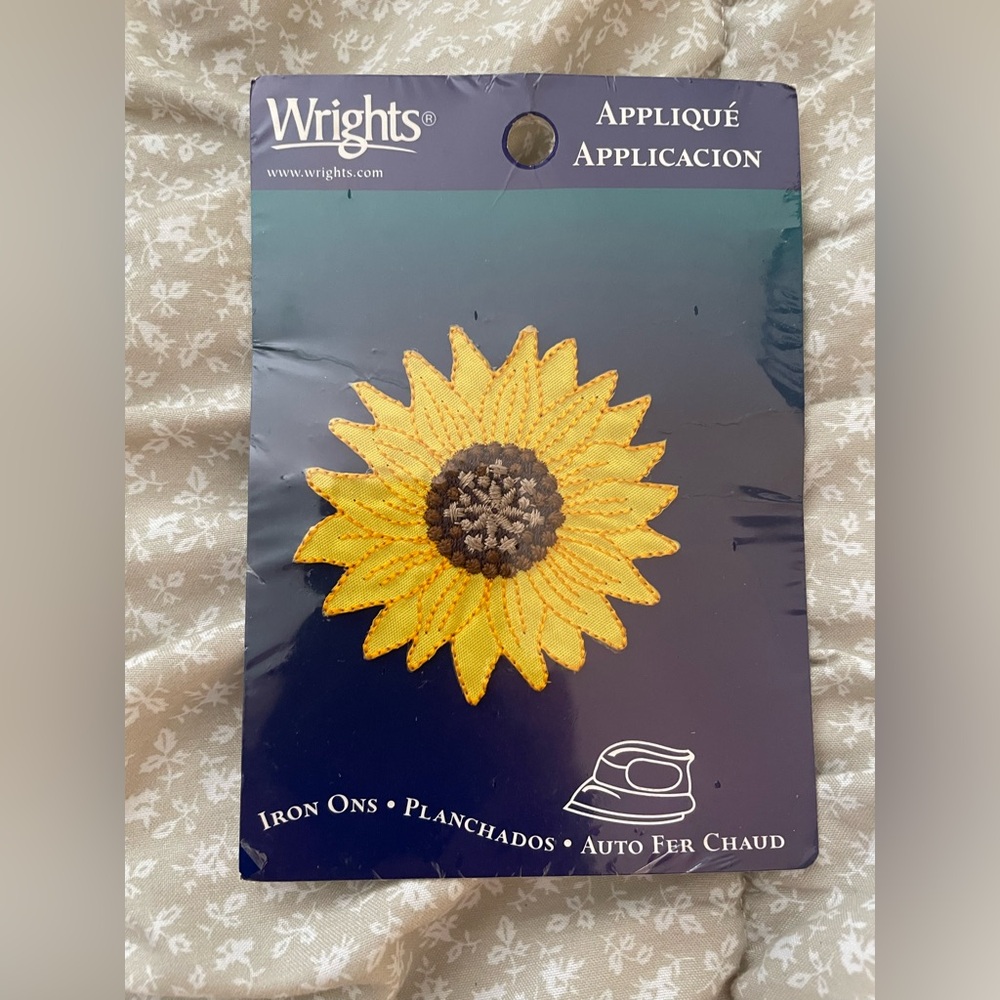 Wrights Yellow Sunflower Appliqué Iron on